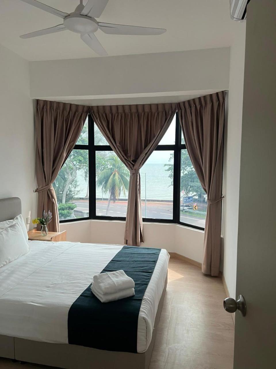 Mutiara Melaka Beach Resort - Islamic Compliance Only Tangga Batu Екстериор снимка