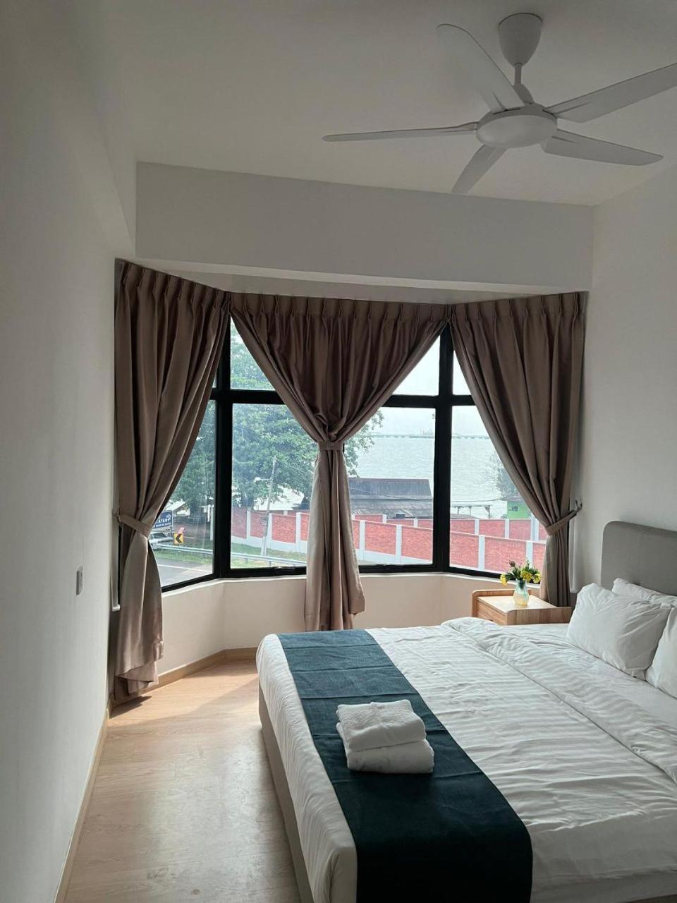 Mutiara Melaka Beach Resort - Islamic Compliance Only Tangga Batu Екстериор снимка